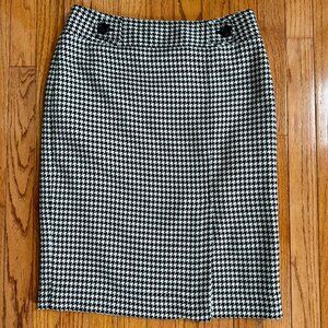 Ann Taylor Classic Black & White Houndstooth Pencil Skirt – Size 6